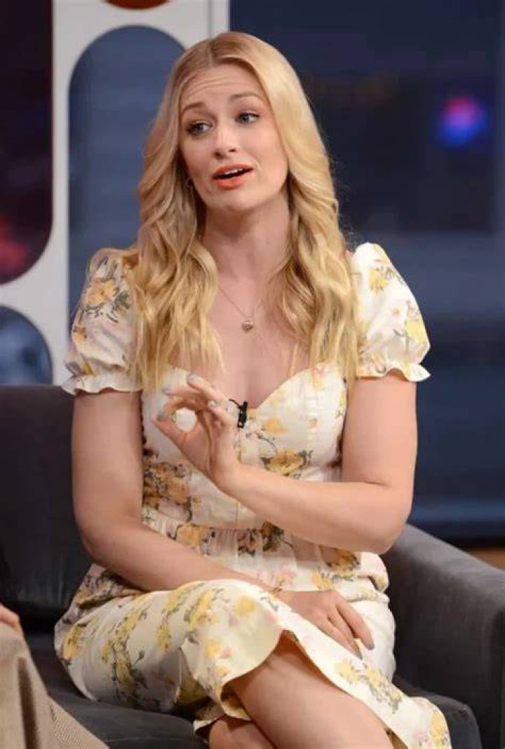 Beth Behrs Biography(Picture with her mother and Sister)